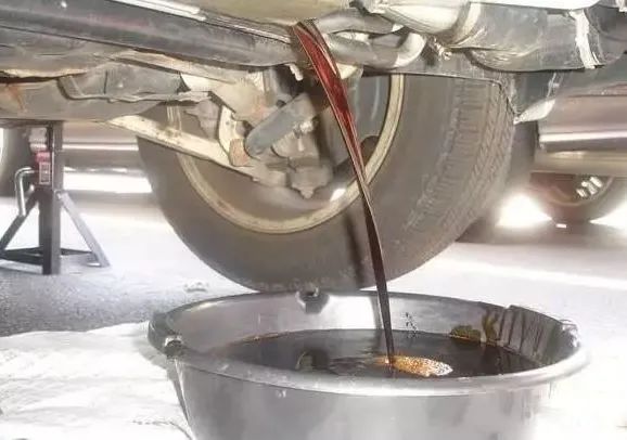 潔匠凈化·的凈工業(yè)除臭劑_廢機(jī)油處理難度大，擺脫“惡臭異味”又有什么方向？